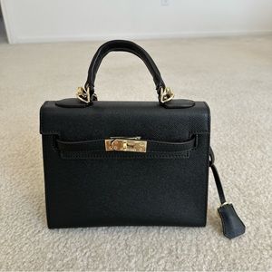 bag black w gold hardware